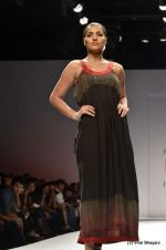 Model walk the ramp for Rahul Singh Show at Wills Lifestyle India Fashion Week 2012 day 4 on 9th Oct 2012 (58).JPG